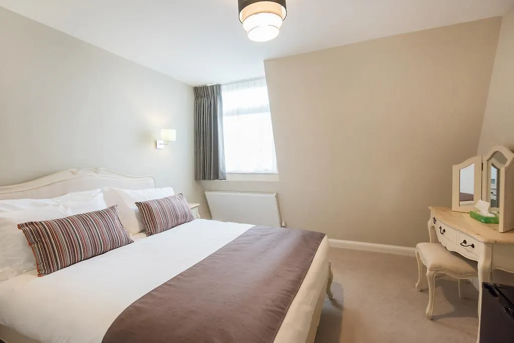 Docklands Lodge London 3*,