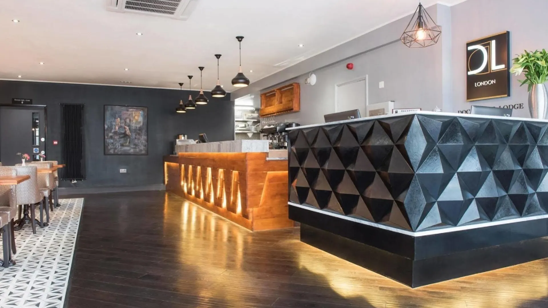 Docklands Lodge London Hotel