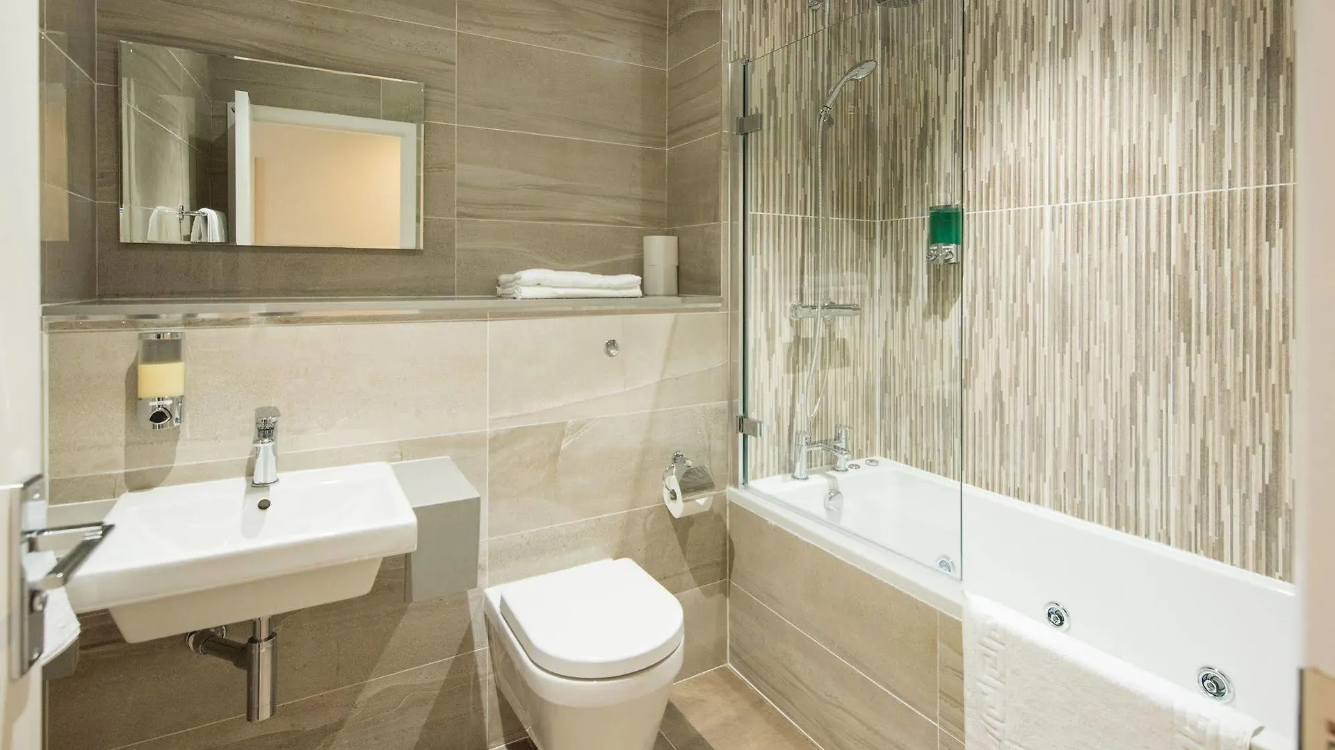 Docklands Lodge London