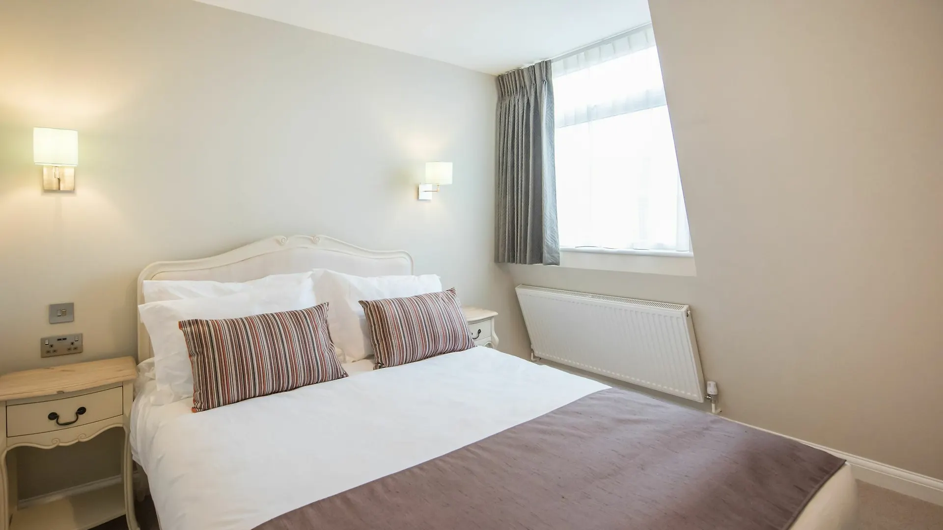 Docklands Lodge London 3*,